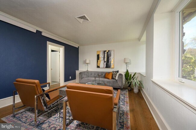 Building Photo - 1385 Woodland Rd