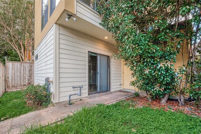 Building Photo - 4305 Eigel St