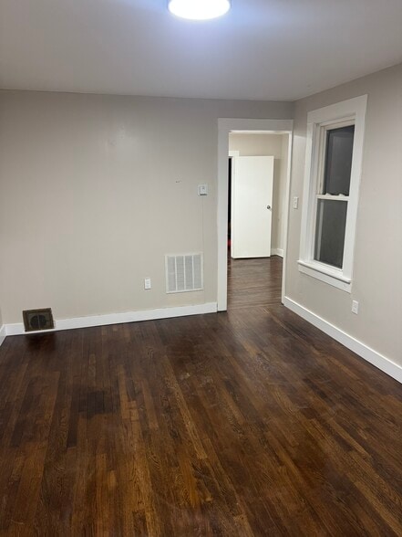 Building Photo - 32 Phelps St