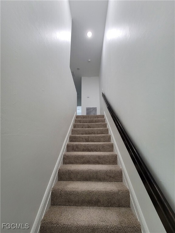 Building Photo - 3517 SW Santa Barbara Pl