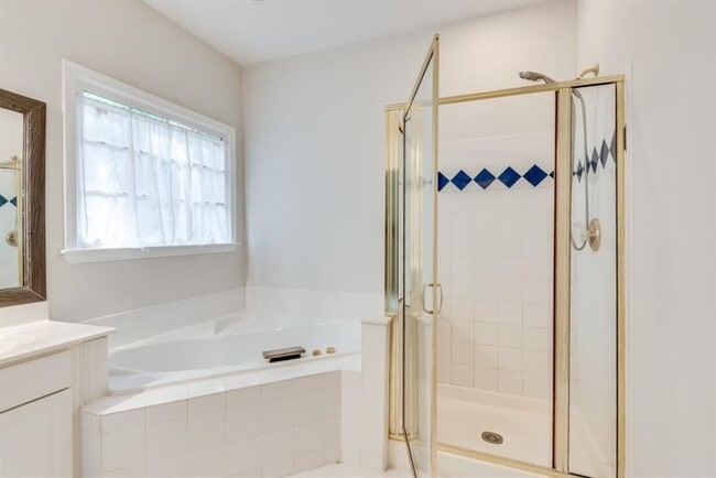 Building Photo - 6515 Fairgreen Dr
