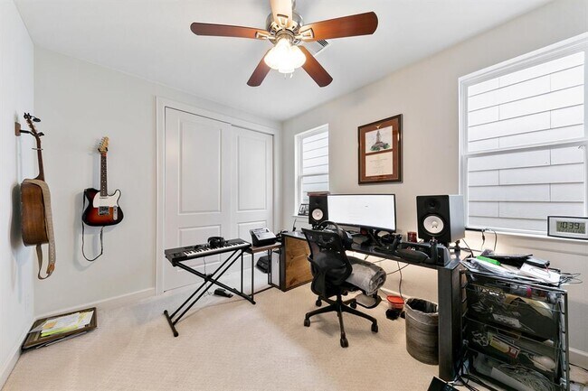 Building Photo - 5633 Petty St