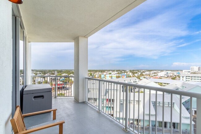 Building Photo - 521 W Beach Blvd