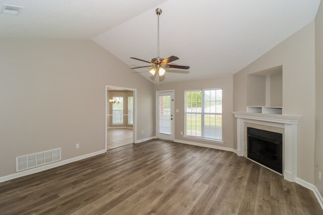 Building Photo - 9920 Averbury Cove