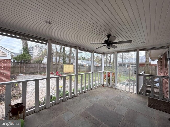 Building Photo - 9709 Saxony Rd