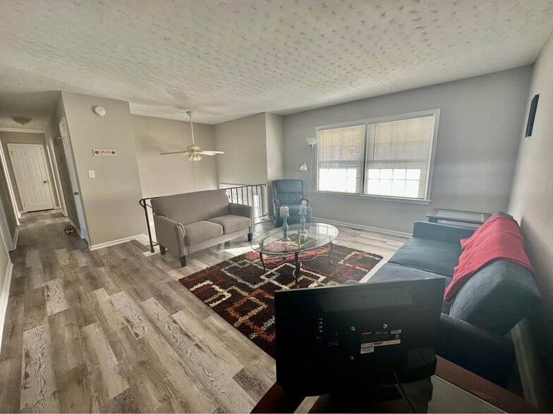 Building Photo - 12004 Branchwater St