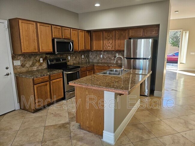 Building Photo - 3936 E Minton St