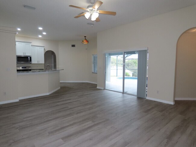 Building Photo - Spacious 4 Bedroom Pool Home Plus Addition...
