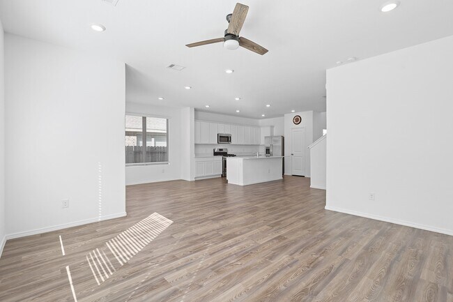 Building Photo - 23810 Maida Vw