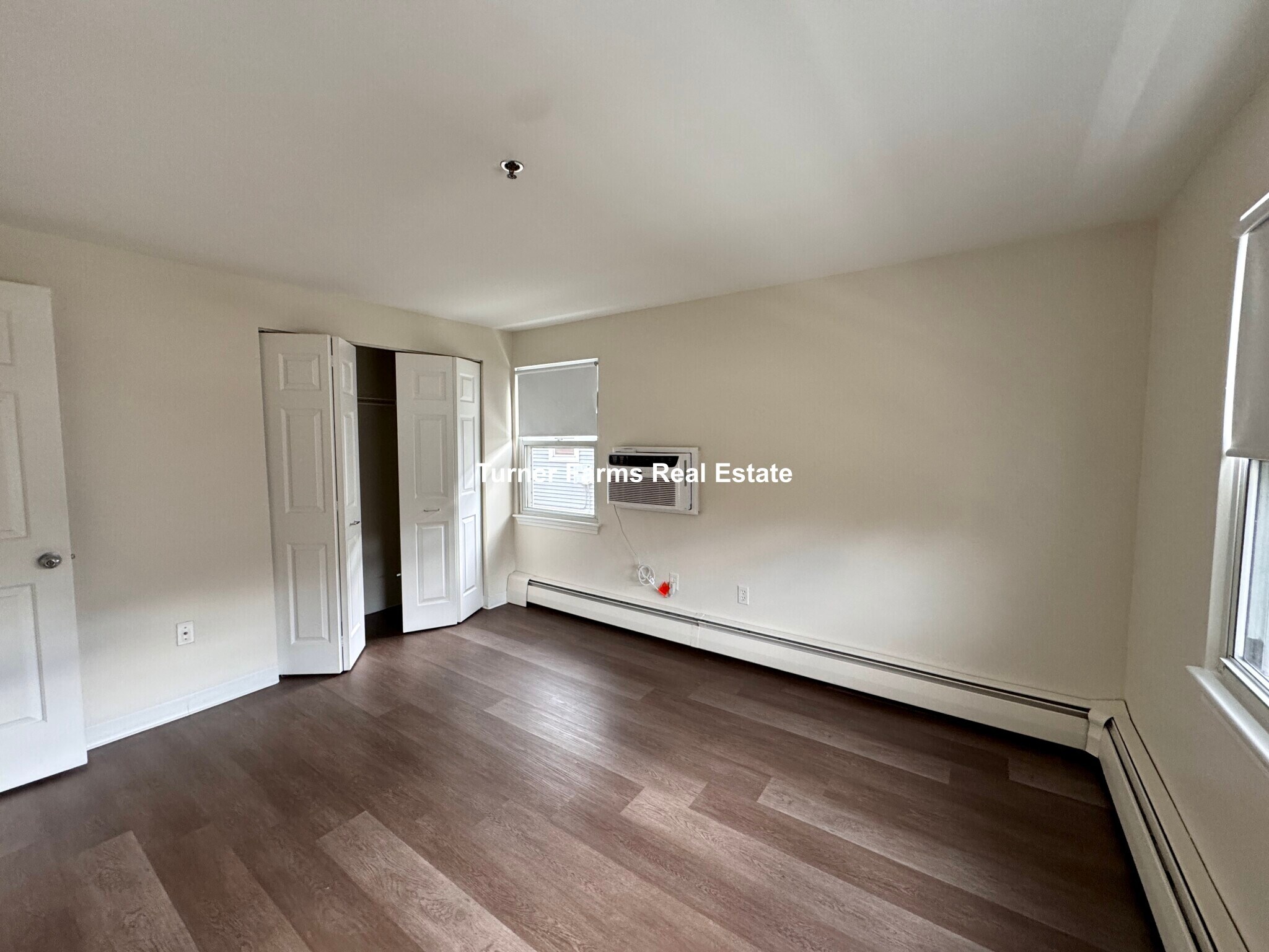 Building Photo - 2 Smith St