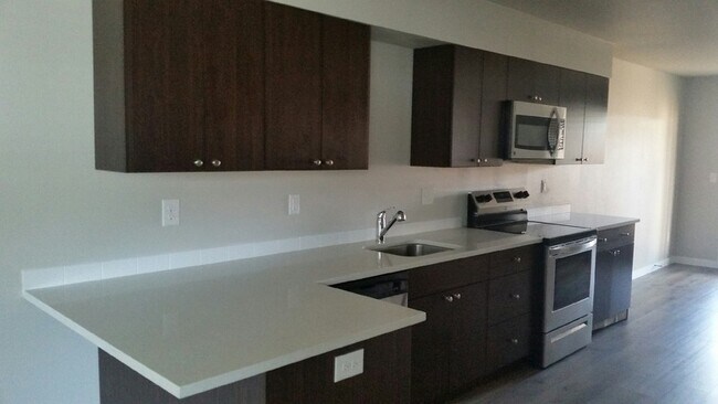 Building Photo - 8300 SE Flavel St