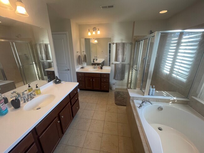 Building Photo - 612 Ellison Dr