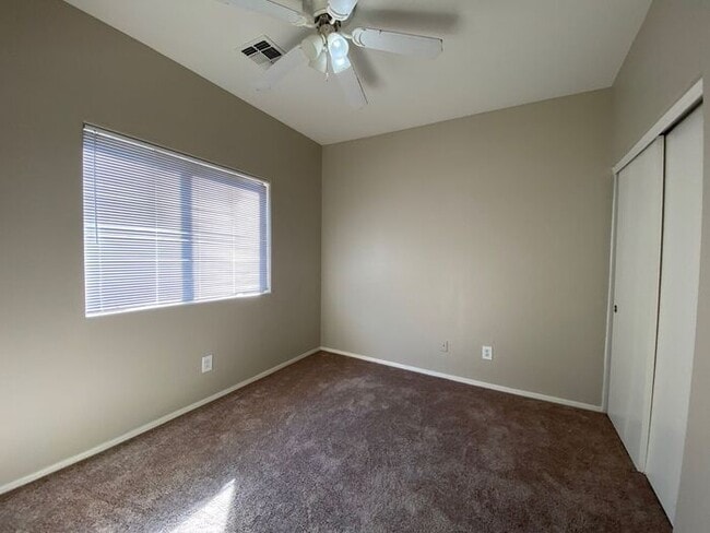 Building Photo - 3096 E Pinto Valley Rd