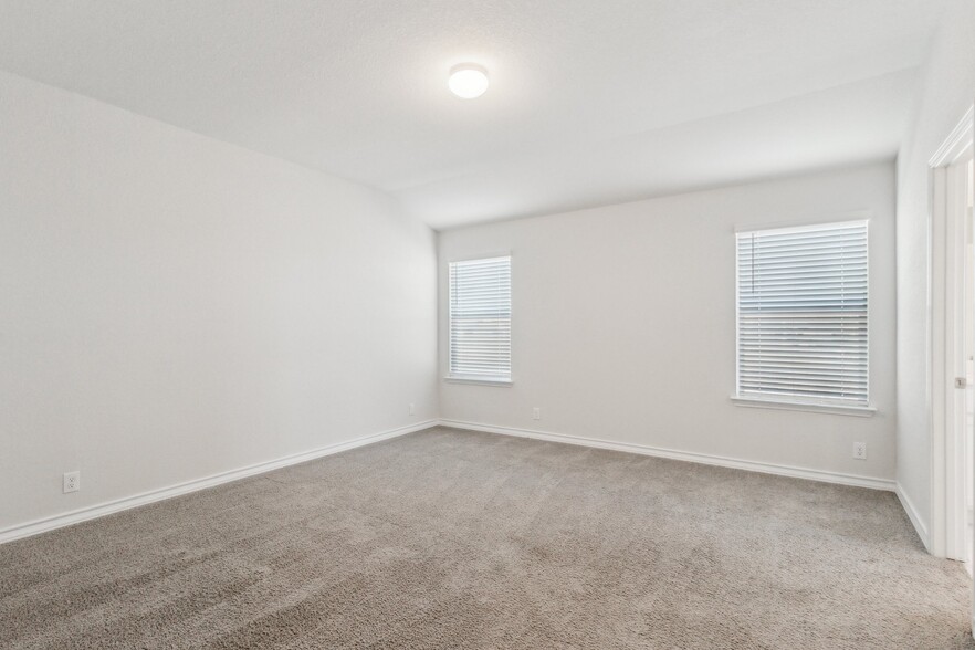 Building Photo - 13003 Minuet Sway