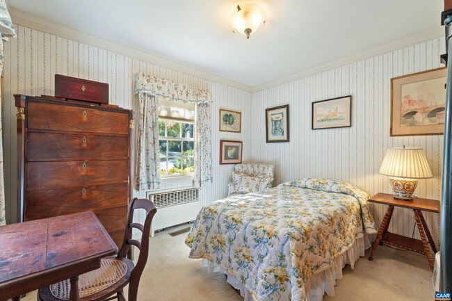 Building Photo - 640 Ivy Ln