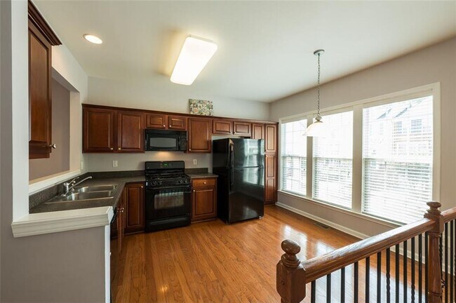 Building Photo - 1369 Thornborough Dr