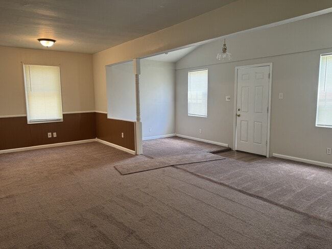Building Photo - 844 Ardella Ave