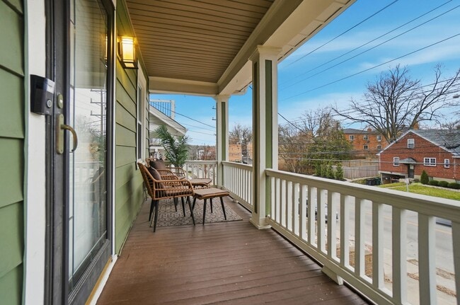 Building Photo - 2 Bed 2 Bath in Oakley!