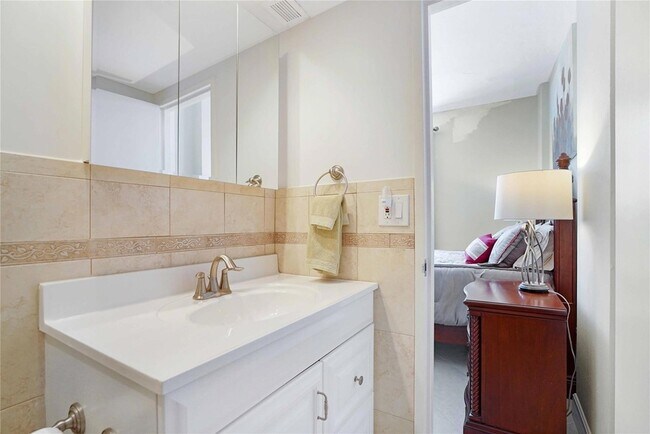 Building Photo - 4250 Galt Ocean Dr