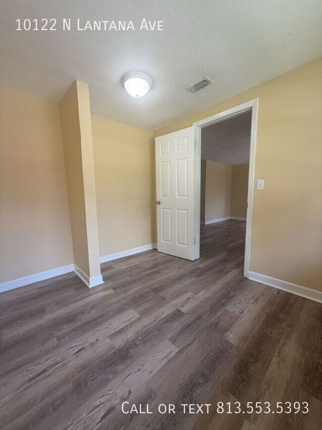 Building Photo - 10122 N Lantana Ave