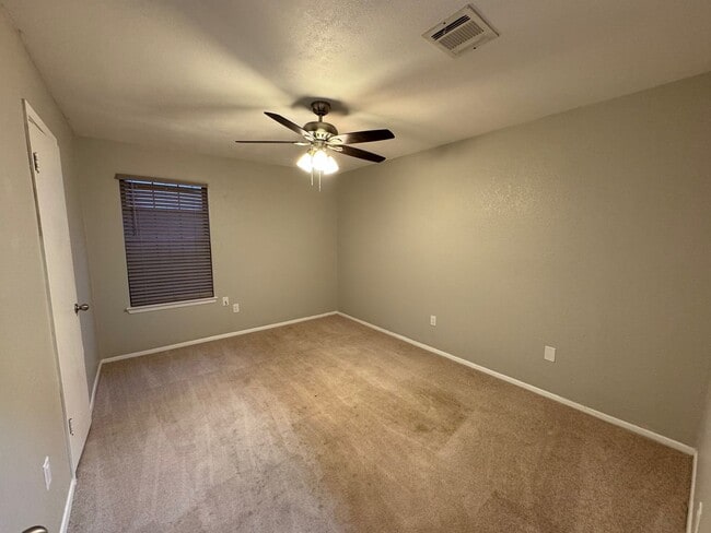 Building Photo - 257 Brettwood Dr