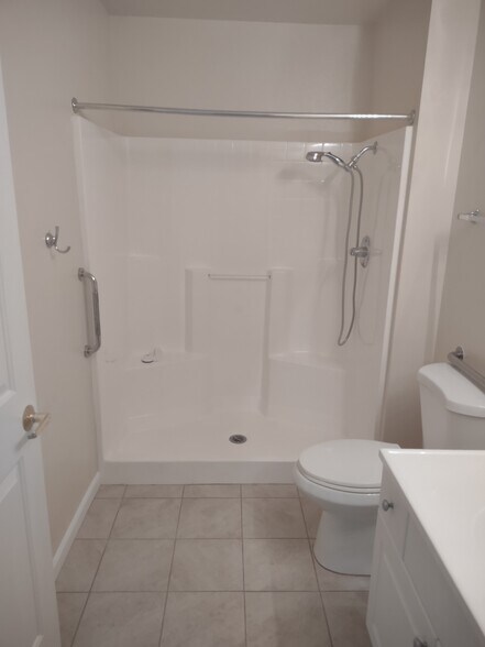 Building Photo - 1061 Mountain View Dr