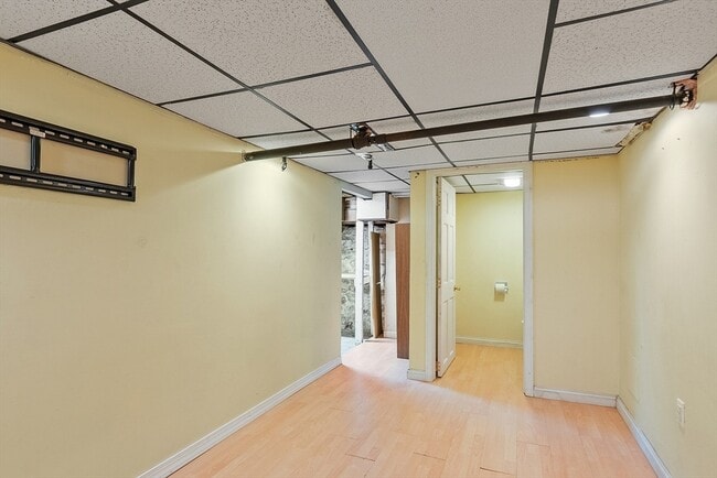 Building Photo - 577 Chandler St