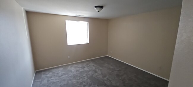 Building Photo - 38235 Armstrong Dr