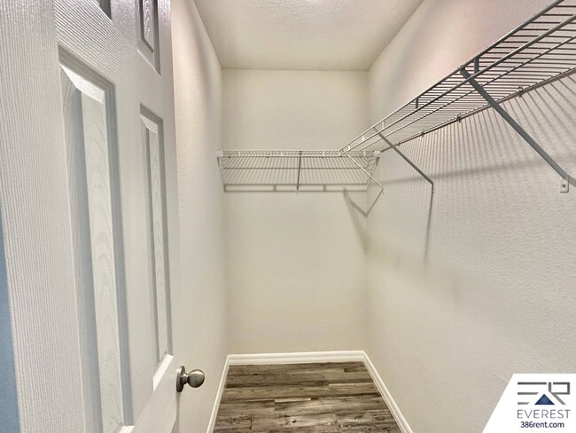 Building Photo - 10 Ryall Ln