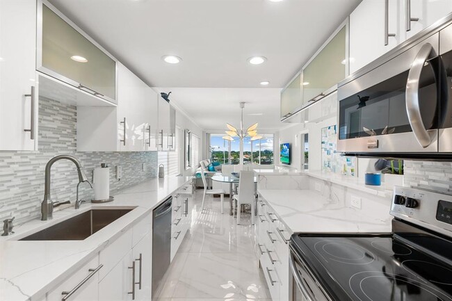 Building Photo - 3100 S Ocean Blvd
