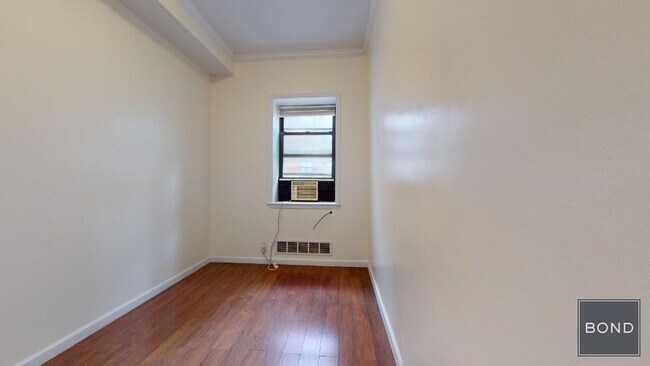 Building Photo - 955 Second Avenue