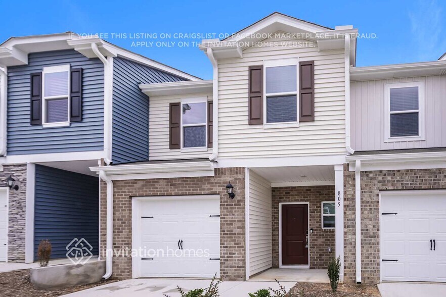 Building Photo - 805 Holiday Pk Ln
