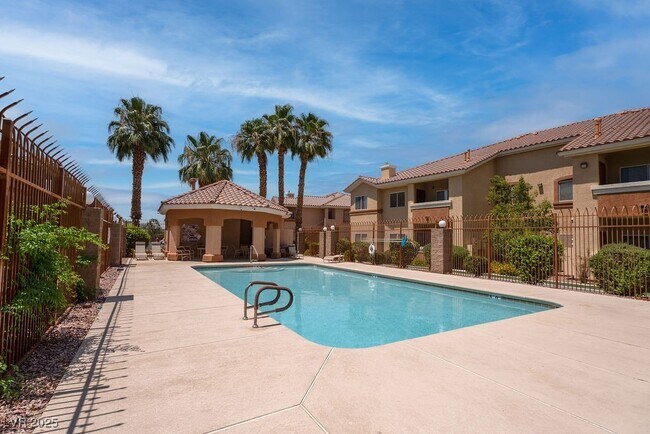 Building Photo - 1050 E Cactus Ave