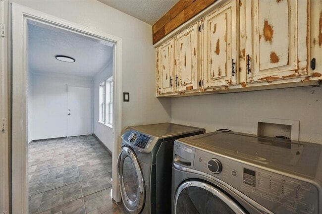 Building Photo - 2306 Lavon Creek Ln