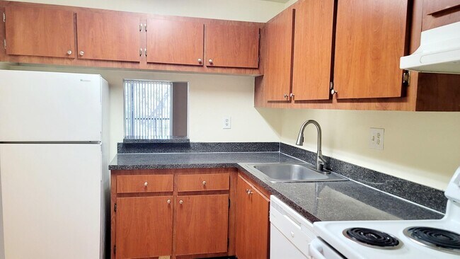 Building Photo - 7911 N Colony Cir