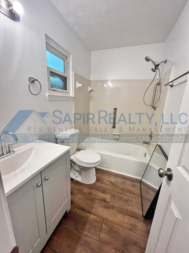 Building Photo - 5802 Trent Walk Dr