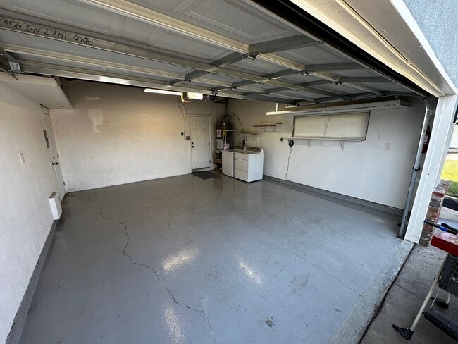 Building Photo - Available! Updated, Air Conditioning, Yard- Pets Okay- Move In Ready!