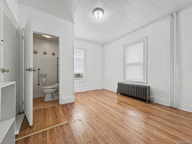 Building Photo - 63 Fowler St