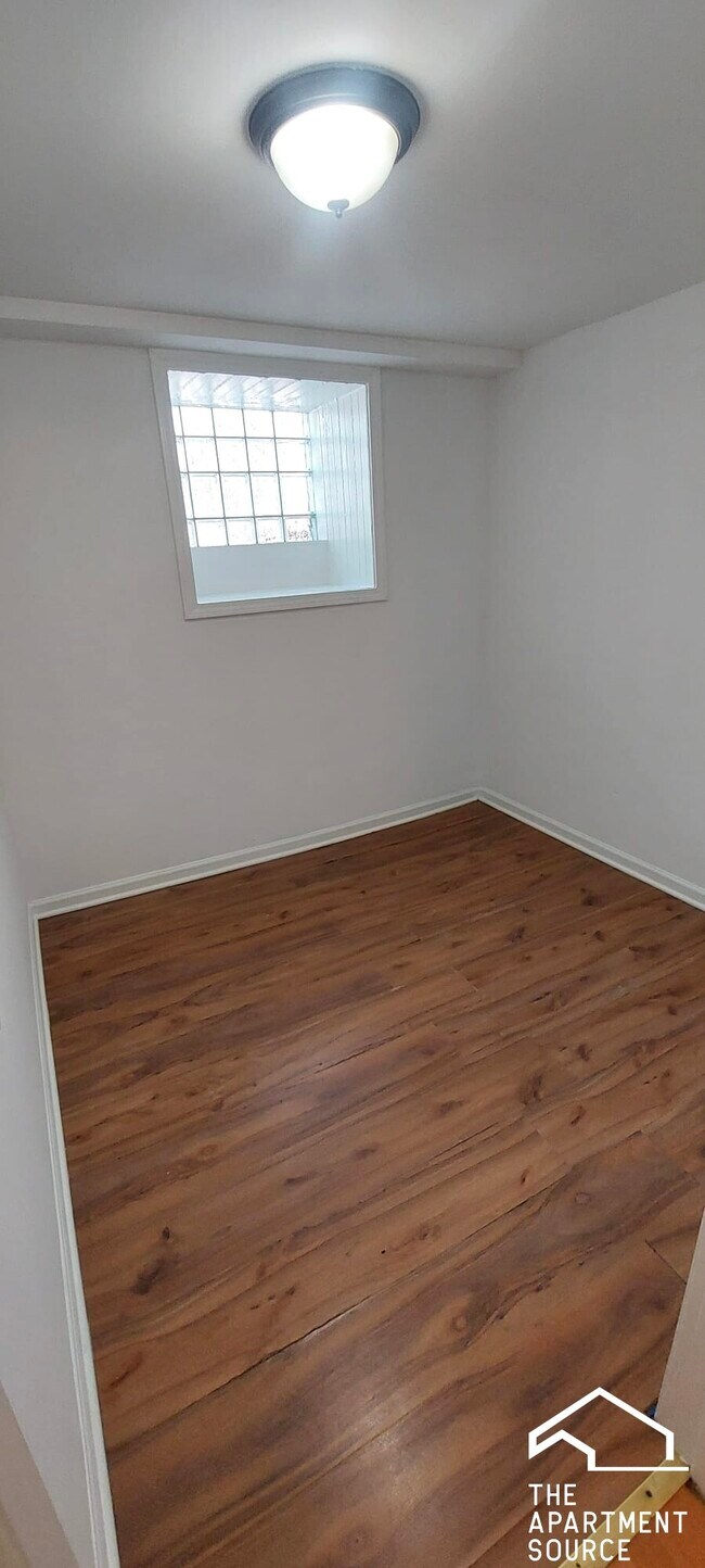 Building Photo - 2215 S Albany Ave