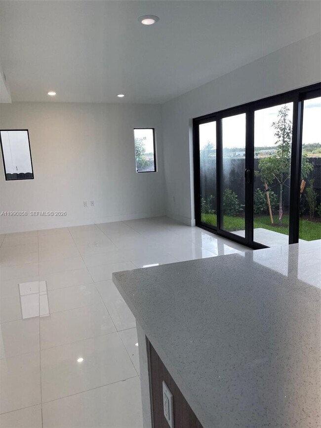 Building Photo - 238 NW 11th Ct