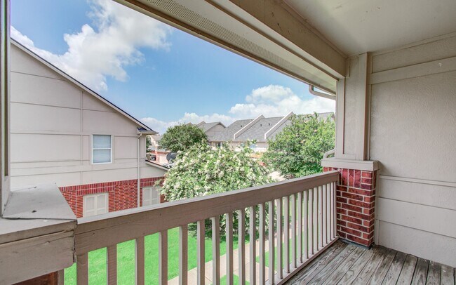 Building Photo - 3815 Shire Valley Dr