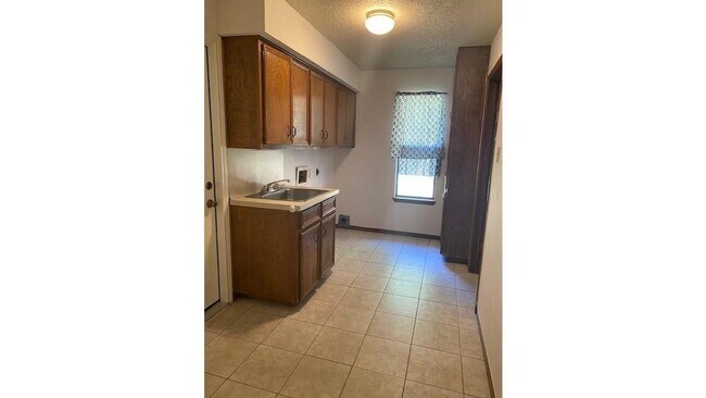 Building Photo - 1803 Ryon Cove