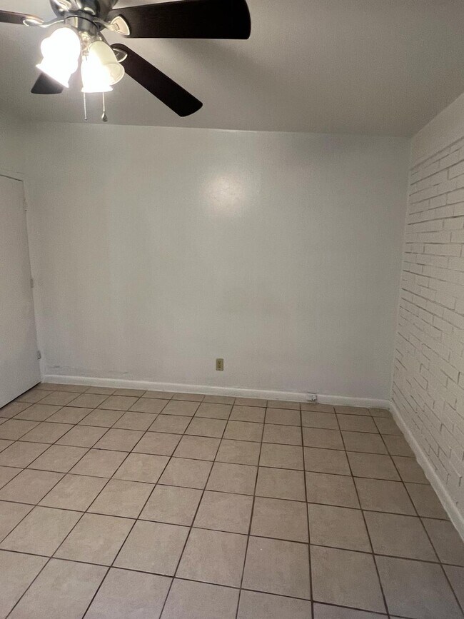 Building Photo - 601 Avenue D