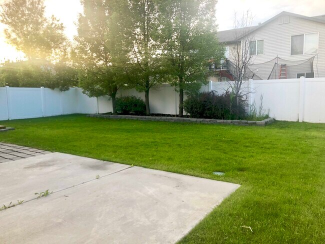 Building Photo - 944 Longleaf Dr