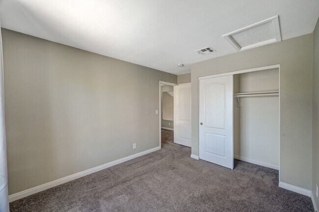 Building Photo - One-of-A-Kind 2 Story, 3 Bedroom with 3 Full Baths Home in the Heart of Summerlin!