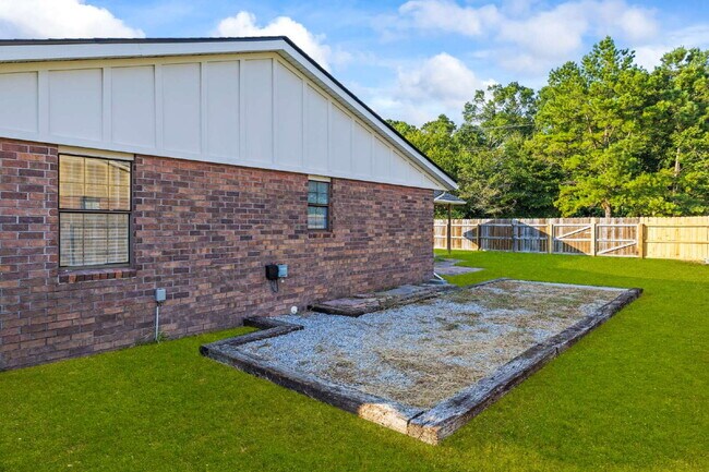 Building Photo - Stylish 3 Bed, 2 Bath Renovated Duplex in the Heart of Rincon!
