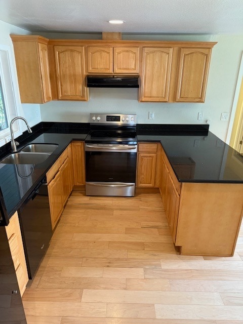 Building Photo - RARE FIND! 5 Bedroom Rambler with Fenced i...