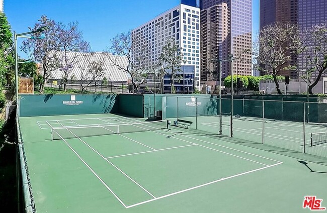 Building Photo - 800 W 1st St