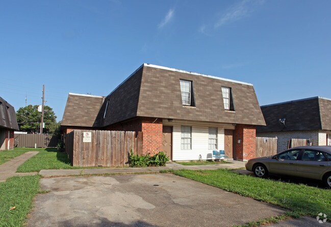 Building Photo - 3221-3237 Kabel Dr