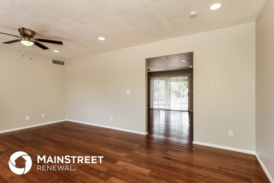 Building Photo - 8720 N 53rd Ave